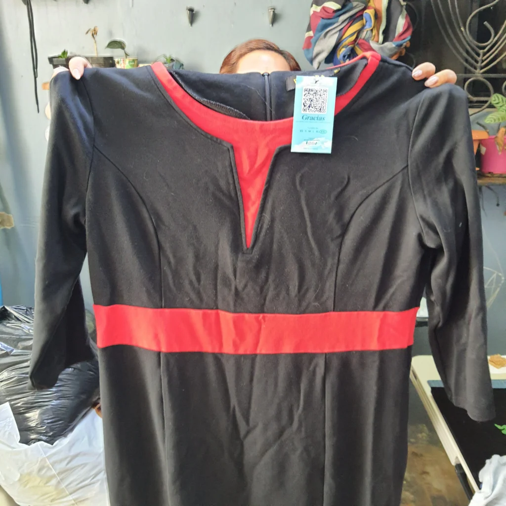 Vestido negro rojo